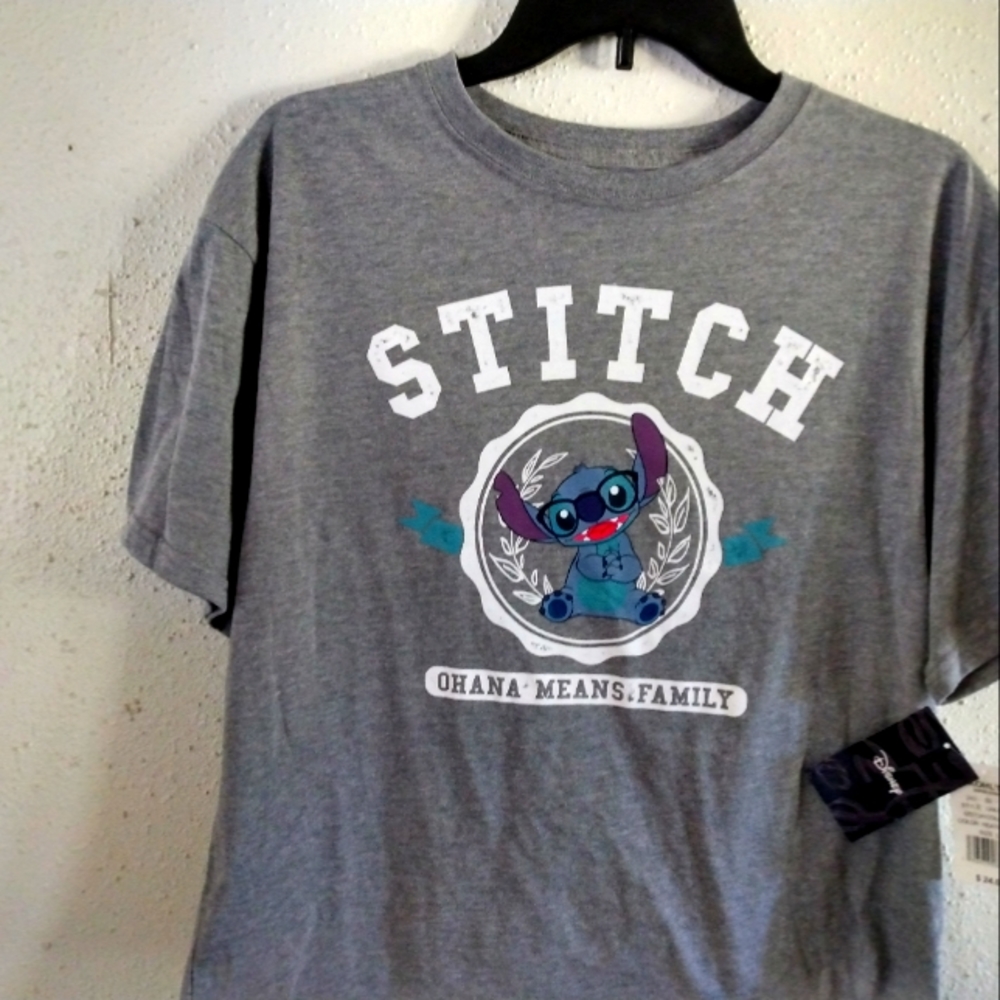 Junior girls Disney stitch tee shirt new never worn